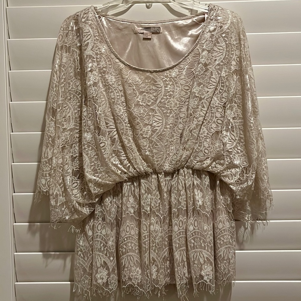 Forever 21 ecru lace top medium